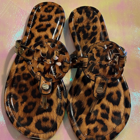 ✨ Leopard Print Sandals ✨ - Picture 3 of 8
